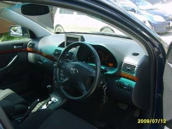 2003 Toyota Avensis Photos