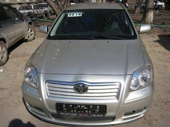 2003 Toyota Avensis Photos