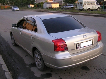 2004 Toyota Avensis