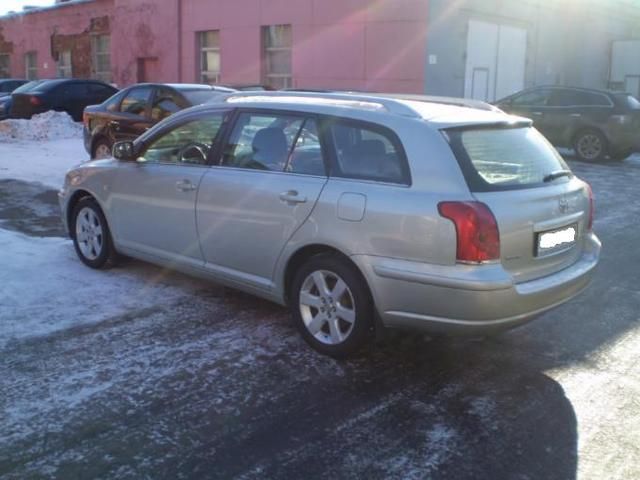 2004 Toyota Avensis