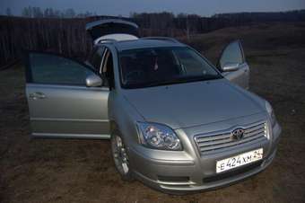 2004 Toyota Avensis