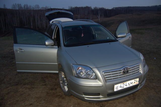 2004 Toyota Avensis