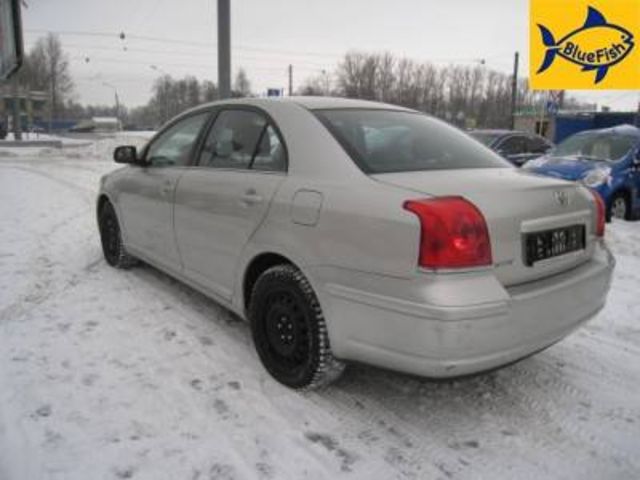 2004 Toyota Avensis