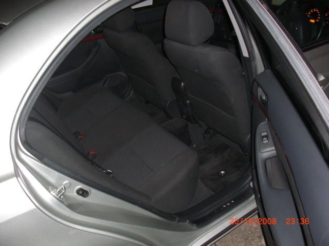 2004 Toyota Avensis