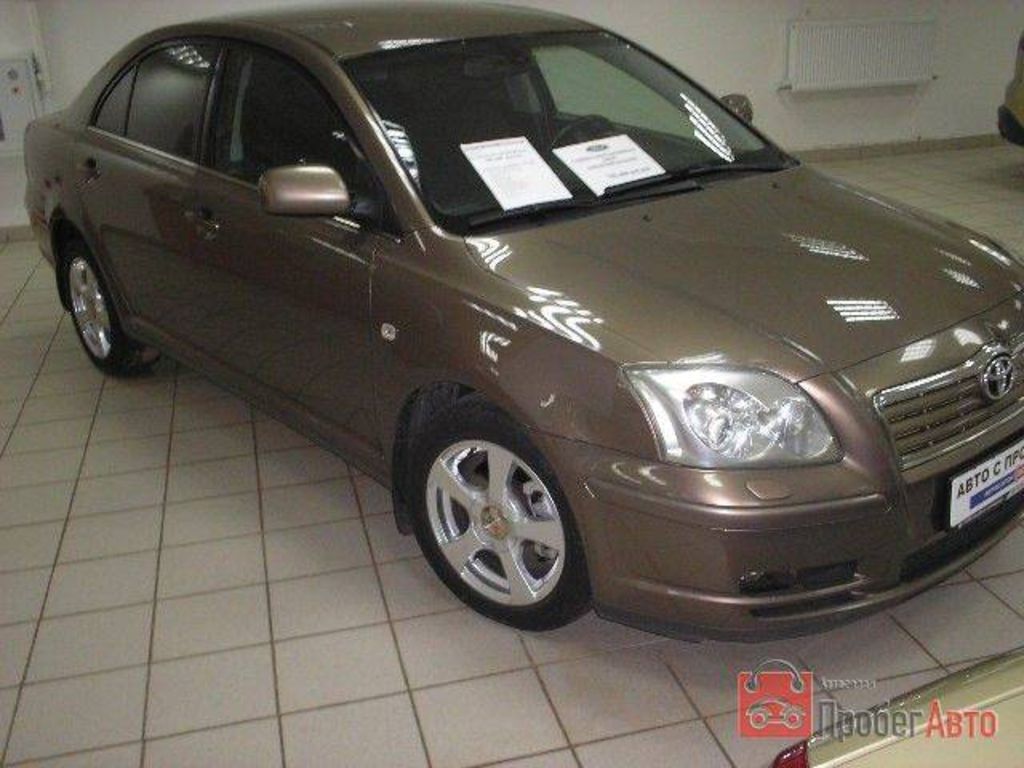 2004 Toyota Avensis