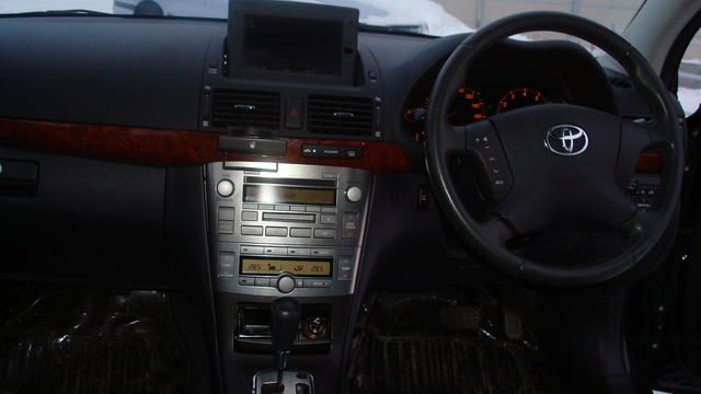 2004 Toyota Avensis