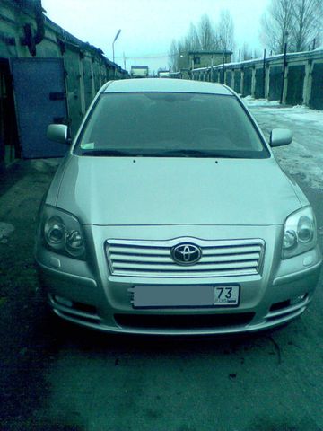 2004 Toyota Avensis