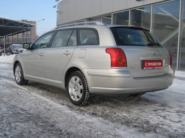 2004 Toyota Avensis