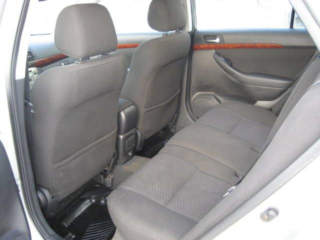 2004 Toyota Avensis