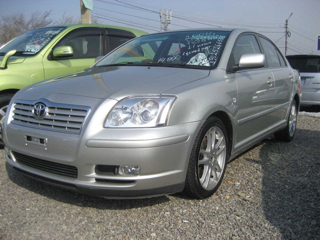 2004 Toyota Avensis