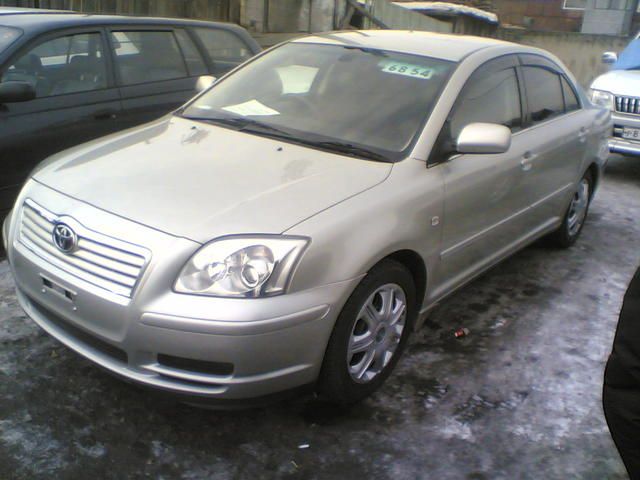 2004 Toyota Avensis