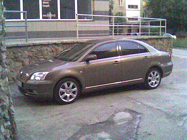 2004 Toyota Avensis