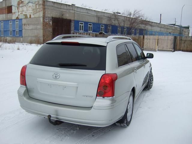 2004 Toyota Avensis