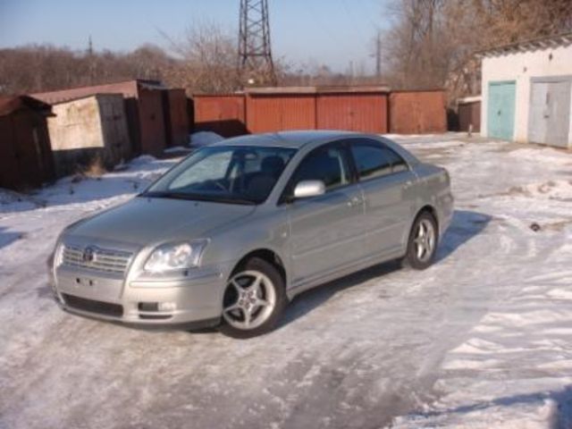 2004 Toyota Avensis