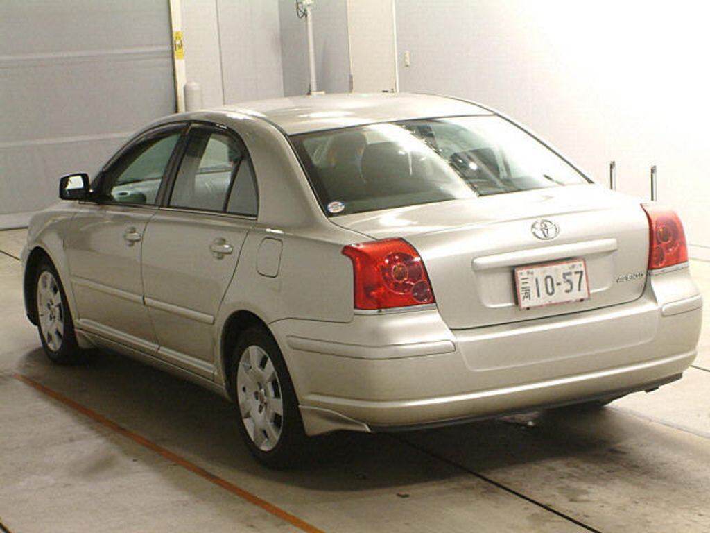 2004 Toyota Avensis