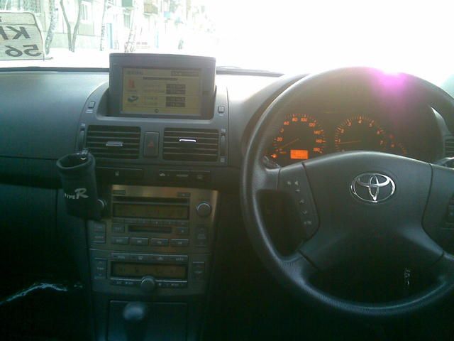 2004 Toyota Avensis