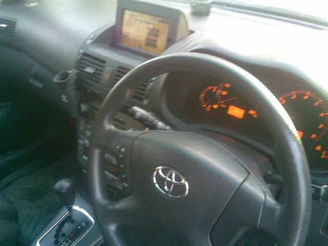 2004 Toyota Avensis