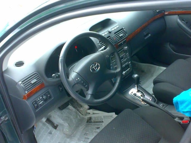 2004 Toyota Avensis