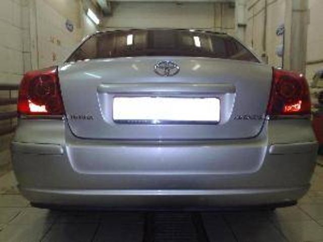 2004 Toyota Avensis