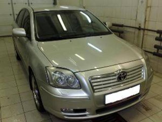 2004 Toyota Avensis