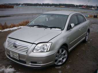 2004 Toyota Avensis Photos