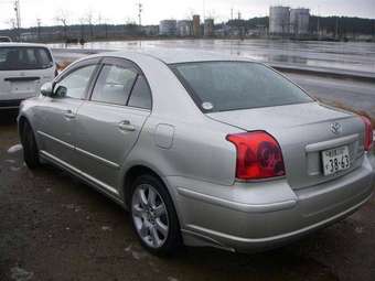 2004 Toyota Avensis Photos