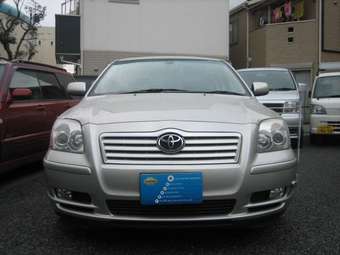 2004 Toyota Avensis Images