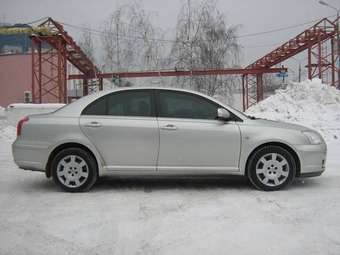 2004 Toyota Avensis Images