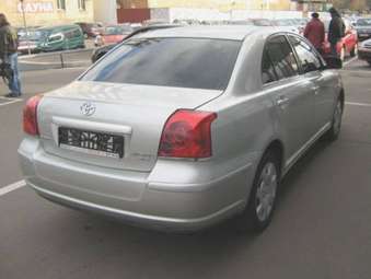 2004 Toyota Avensis Photos