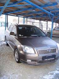 2004 Toyota Avensis Pictures