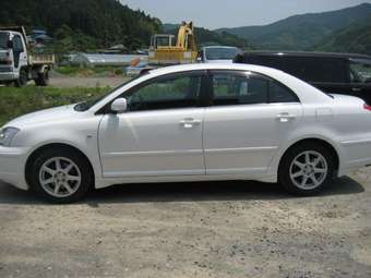 2004 Toyota Avensis Photos