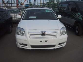 2004 Toyota Avensis Photos