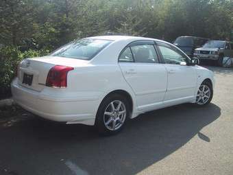 2004 Toyota Avensis Images