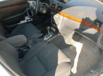 2004 Toyota Avensis Pictures