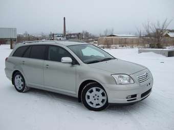 2004 Toyota Avensis Pictures