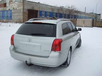 2004 Toyota Avensis Pictures