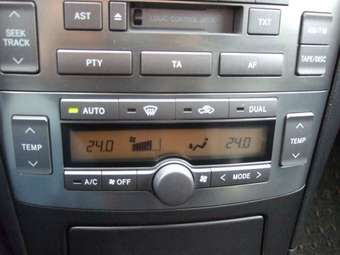 2004 Toyota Avensis Pictures