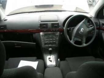 2004 Toyota Avensis Pictures