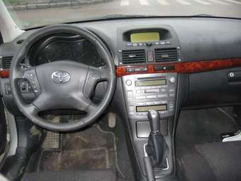 2004 Toyota Avensis Pictures