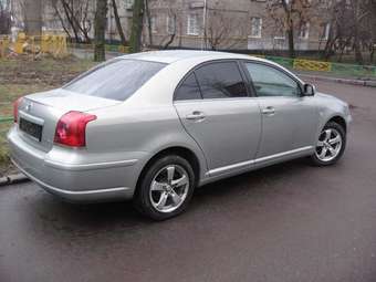 2004 Toyota Avensis Pics
