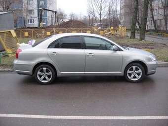 2004 Toyota Avensis Pictures