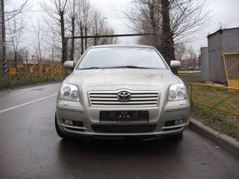 2004 Toyota Avensis Photos