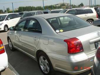 2004 Toyota Avensis Photos