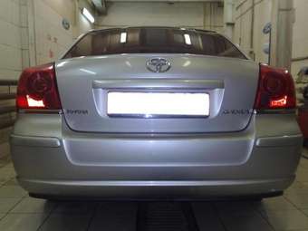 2004 Toyota Avensis Images