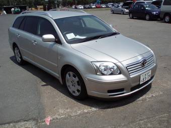 2004 Toyota Avensis Photos