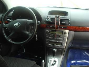 2004 Toyota Avensis Photos