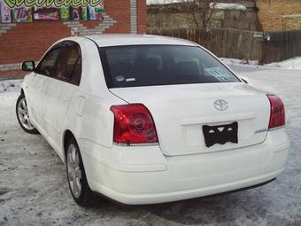 2004 Toyota Avensis Pictures