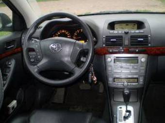 2004 Toyota Avensis Pics