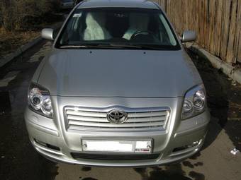 2004 Toyota Avensis Photos