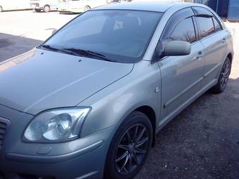 2004 Toyota Avensis Photos